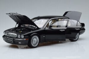 Jaguar XJ6 X350 Ebony Preto Almost Real 1:18 810501 Metal - imagem 2 de 11