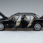 Jaguar XJ6 X350 Ebony Preto Almost Real 1:18 - image 4 of 11