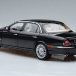 Jaguar XJ6 X350 Ebony Preto Almost Real 1:18 - image 6 of 11