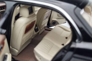 Jaguar XJ6 X350 Ebony Preto Almost Real 1:18 810501 Metal - imagem 8 de 11