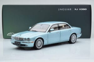Jaguar XJ6 X350 Seafrost Azul Claro Almost Real 1:18 810503 Metal - imagem 11 de 11