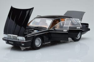 Jaguar XJ6 XJ40 Ebony Preto Almost Real 1:18 810543 Metal - imagem 2 de 11