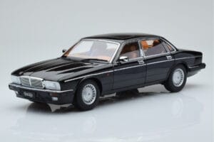 Jaguar XJ6 XJ40 Ebony Preto Almost Real 1:18 810543