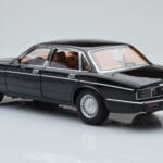 Jaguar XJ6 XJ40 Ebony Preto Almost Real 1:18 - image 7 of 11
