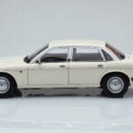 Jaguar XJ6 XJ40 Glacier Branco Almost Real 1:18 - image 4 of 11