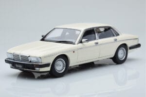 Jaguar XJ6 XJ40 Glacier Branco Almost Real 1:18 810542