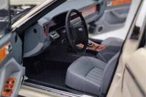 Jaguar XJ6 XJ40 Glacier Branco Almost Real 1:18 810542 Metal - imagem 8 de 11