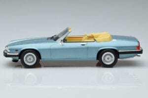 Jaguar XJS V12 Cabriolet Azul Claro Metálico Norev 1:18 182635 Metal - imagem 3 de 6