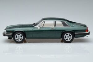 Jaguar XJS V12 Verde Metálico Norev 1:18 182620 Metal - imagem 3 de 6