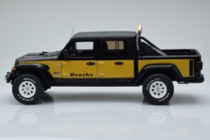 Jeep Gladiator Honcho Preto GT Spirit 1:18 GT422 Resina - imagem 3 de 6