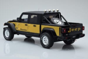 Jeep Gladiator Honcho Preto GT Spirit 1:18 GT422 Resina - imagem 5 de 6