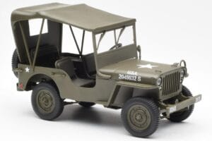 Jeep Willys Com Capota De Lona UT Models 1:18 180149002 Metal - imagem 4 de 6