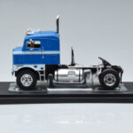 Kenworth Bullnose Azul IXO 1:43 - image 3 of 6