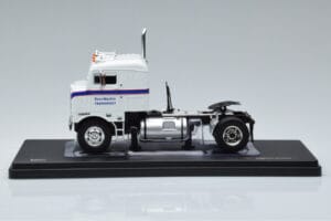 Kenworth Bullnose Ross Mackie Transport Branco IXO 1:43 TR063 Metal - imagem 3 de 6