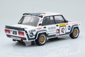 Lada 2105 VFTS #42 S. Brundza Rally 1000 Lakes 1984 IXO 1:18 18RMC146 Metal - imagem 2 de 6