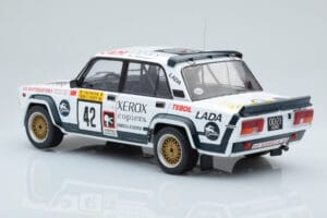 Lada 2105 VFTS #42 S. Brundza Rally 1000 Lakes 1984 IXO 1:18 18RMC146 Metal - imagem 5 de 6