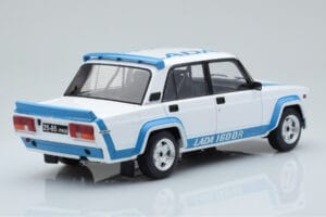 Lada 2105 VFTS Branco IXO 1:18 18CMC144 Metal - imagem 2 de 6