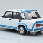 Lada 2105 VFTS Branco IXO 1:18 - image 5 of 6