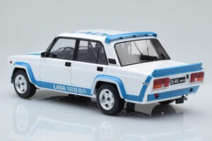 Lada 2105 VFTS Branco IXO 1:18 18CMC144 Metal - imagem 5 de 6
