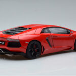 Lamborghini Aventador LP700-4 Andromeda Vermelho AUTOart 1:18 - image 3 of 10