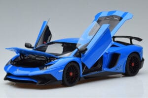 Lamborghini Aventador LP750-4 SV Azul AUTOart 1:18 74559 Compósito - imagem 2 de 8