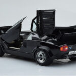 Lamborghini Countach LP5000S Preto AUTOart 1:18 - image 3 of 10