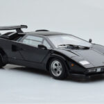 Lamborghini Countach LP5000S Preto AUTOart 1:18 - image 6 of 10