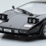 Lamborghini Countach LP5000S Preto AUTOart 1:18 - image 8 of 10