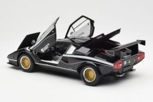 Lamborghini Countach LP 500R Preto Kyosho 1:18 08320C Metal - imagem 5 de 8