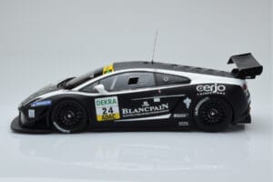 Lamborghini Gallardo LP600+ GT3 Reiter Engineering #24 N. Hayek / P. Kox ADAC GT Masters 2011 Minichamps 1:18 151111124 Metal - imagem 3 de 6
