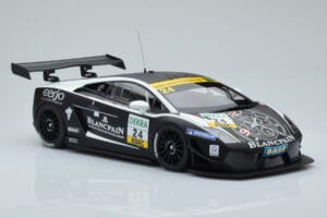 Lamborghini Gallardo LP600+ GT3 Reiter Engineering #24 N. Hayek / P. Kox ADAC GT Masters 2011 Minichamps 1:18 151111124 Metal - imagem 4 de 6