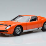Lamborghini Miura SV Laranja AUTOart 1:18
