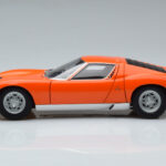 Lamborghini Miura SV Laranja AUTOart 1:18 - image 5 of 8