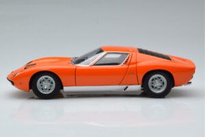 Lamborghini Miura SV Laranja AUTOart 1:18 74542 Metal - imagem 5 de 8
