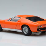 Lamborghini Miura SV Laranja AUTOart 1:18 - image 7 of 8