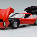 Lamborghini Miura SV Vermelho AUTOart 1:18 - image 2 of 8