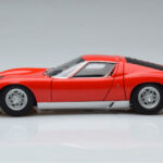 Lamborghini Miura SV Vermelho AUTOart 1:18 - image 5 of 8