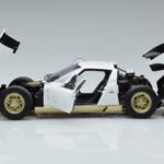 Lamborghini Miura SV Branco AUTOart 1:18 - image 4 of 8