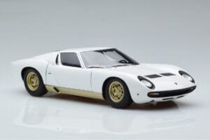 Lamborghini Miura SV Branco AUTOart 1:18 74544 Metal - imagem 6 de 8