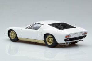 Lamborghini Miura SV Branco AUTOart 1:18 74544 Metal - imagem 7 de 8