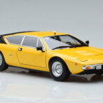 Lamborghini Urraco Amarelo Kyosho 1:18 - image 6 of 10