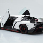 Lamborghini Veneno Branco AUTOart 1:18 - image 3 of 8