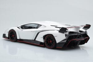 Lamborghini Veneno Branco AUTOart 1:18 74507 Metal - imagem 7 de 8
