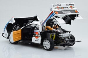 Lancia 037 Martini #8 A. Bettega / M. Perissinot Safari Rally 1985 Kyosho 1:18 08306J Metal - imagem 3 de 8