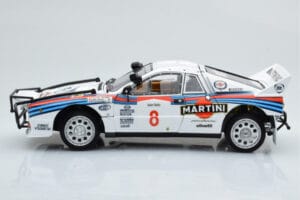 Lancia 037 Martini #8 A. Bettega / M. Perissinot Safari Rally 1985 Kyosho 1:18 08306J Metal - imagem 5 de 8