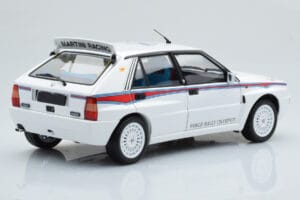 Lancia Delta HF Integrale 6 Branco Kyosho 1:18 08344E Metal - imagem 4 de 8