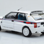 Lancia Delta HF Integrale 6 Branco Kyosho 1:18 - image 7 of 8