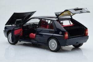 Lancia Delta HF Integrale Club Italia Azul Kyosho 1:18 08343SC Metal - imagem 3 de 8