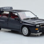 Lancia Delta HF Integrale Club Italia Azul Kyosho 1:18 - image 6 of 8