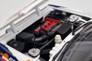 Lancia Delta HF Integrale Evoluzione #2 C. Sainz / L. Moya Tour de Corse 1993 Kyosho 1:18 08348J Metal - imagem 8 de 9
